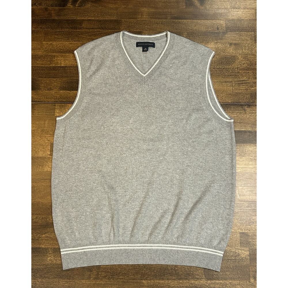Banana Republic Men’s Cashmere Blend Sweater Best Gray